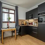 Apartman Sweethome - Zentral - Kueche & Parkplatz, Wifi *