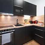 Sweethome - Zentral - Kueche & Parkplatz, Wifi Apartman