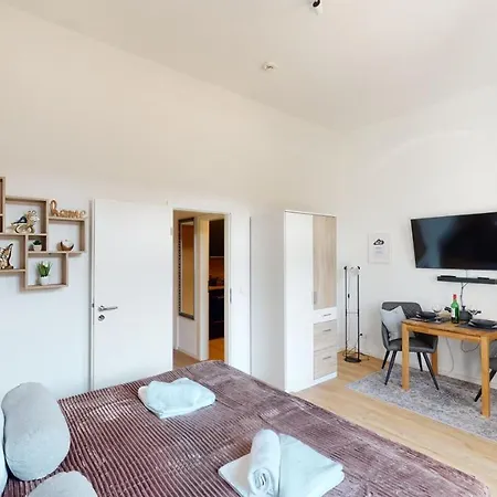 Sweethome - Zentral - Kueche & Parkplatz, Wifi Apartment *