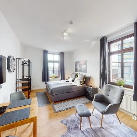 Sweethome - Zentral - Kueche & Parkplatz, Wifi Apartment