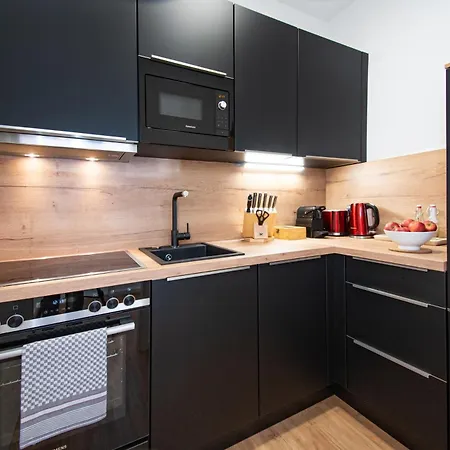 Sweethome - Zentral - Kueche & Parkplatz, Wifi Apartment