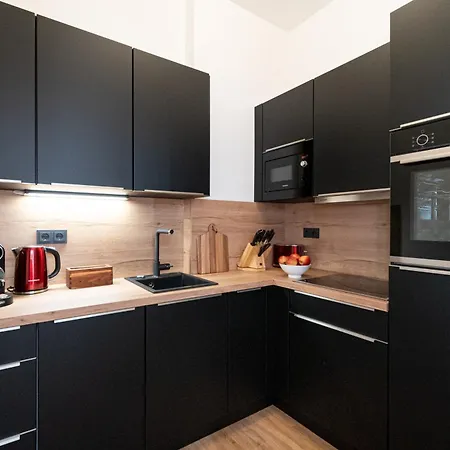 Sweethome - Zentral - Kueche & Parkplatz, Wifi Apartment
